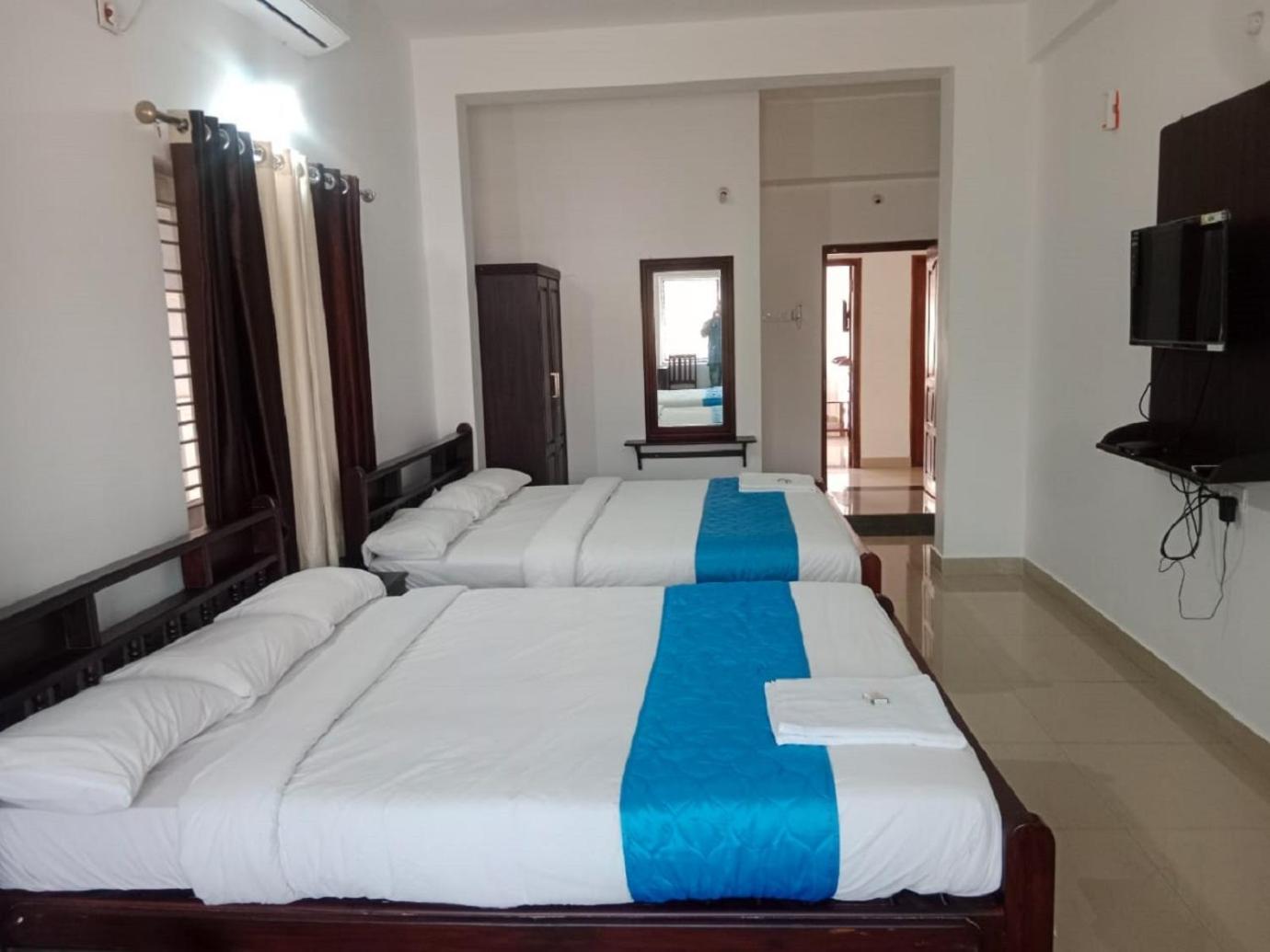 Hotel Blue Rays Bainduru Exterior foto